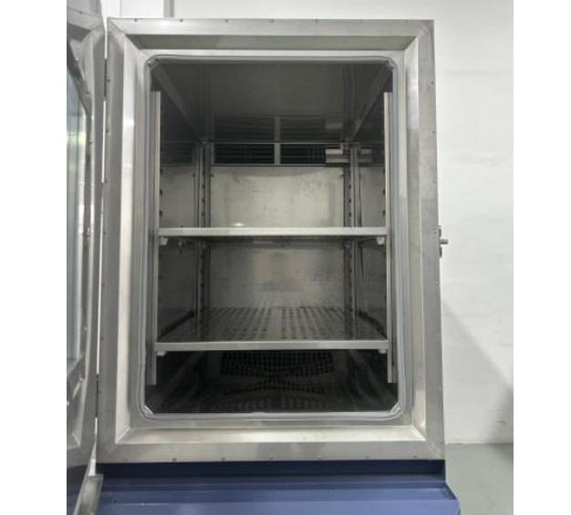 高低溫試驗(yàn)箱有哪些樣品禁止放入測(cè)試呢？